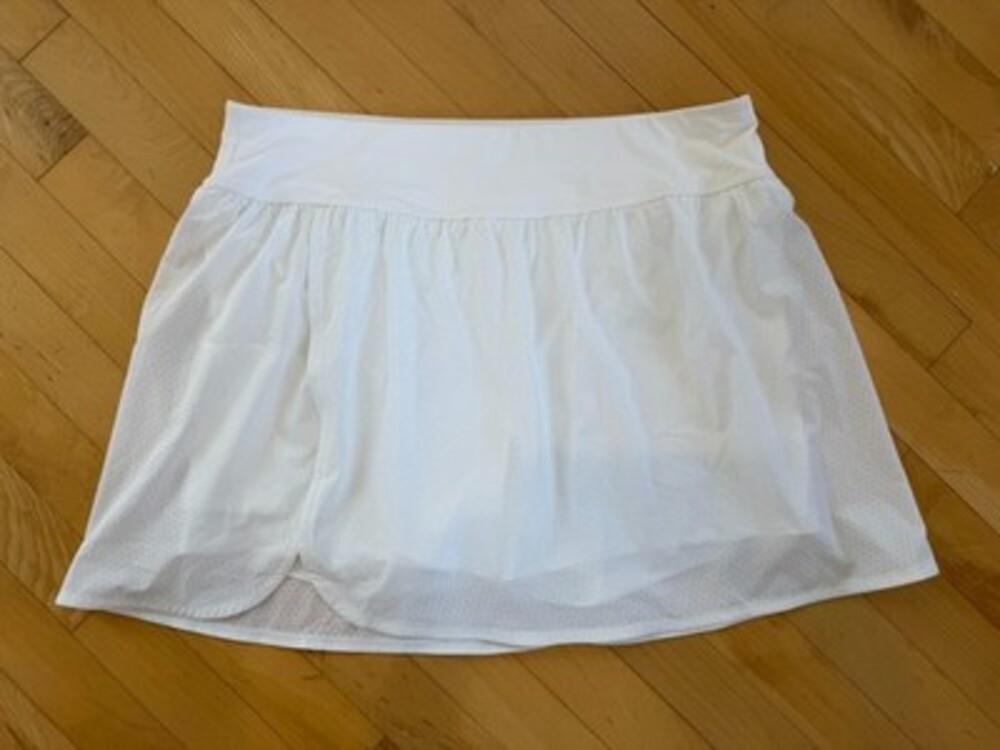 TravisMathew Women’s Shifting Sands White Perforated Golf Skort Skirt Size XL